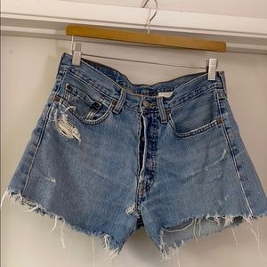 VINTAGE LEVI’S 501 high waisted short size 31